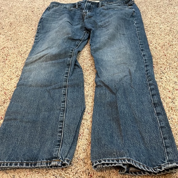 Gap medium wash slightly faded mens jeans - Picture 2 of 5